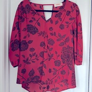 Red and black Women’s 3/4 sleeve blouse size small